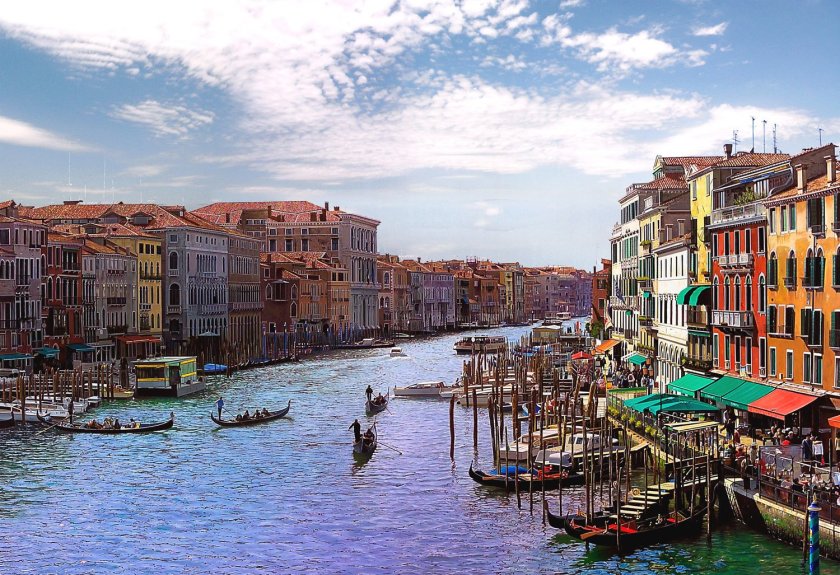 Canal Grande by Raphaella Spence (2007)