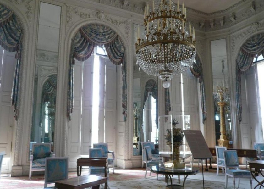 Inside Le petit Trianon